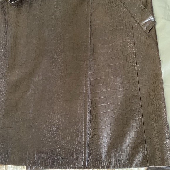 ELLEN TRACY GENUINE LEATHER COAT - Picture 13 of 15